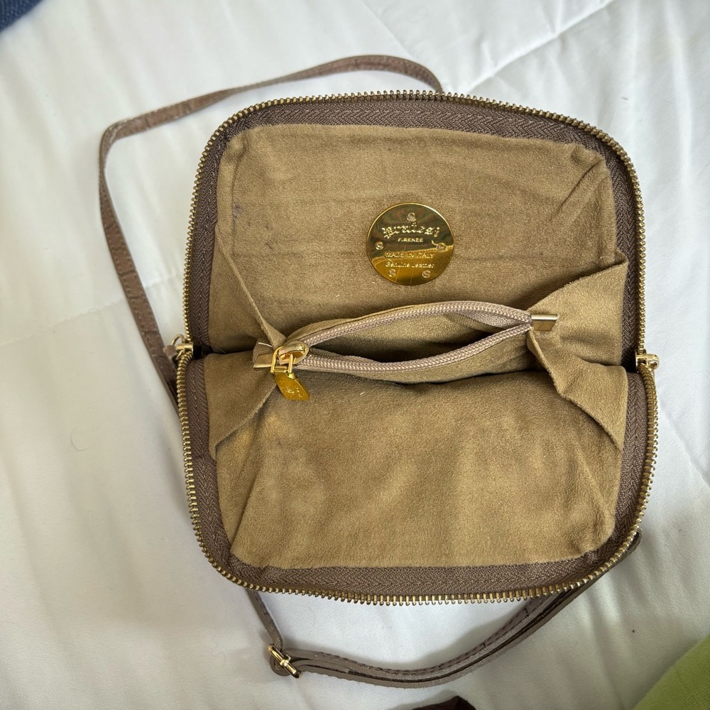 Pratesi Firenze Italian Leather Crossbody - Picture 11 of 13